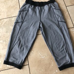 Ivivva by lululemon reversible capris size 14(kids